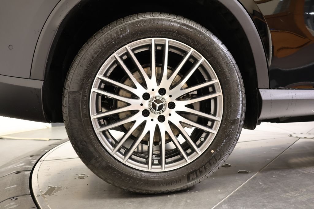 Used 2026 Black Mercedes-Benz GLC 300 image 13