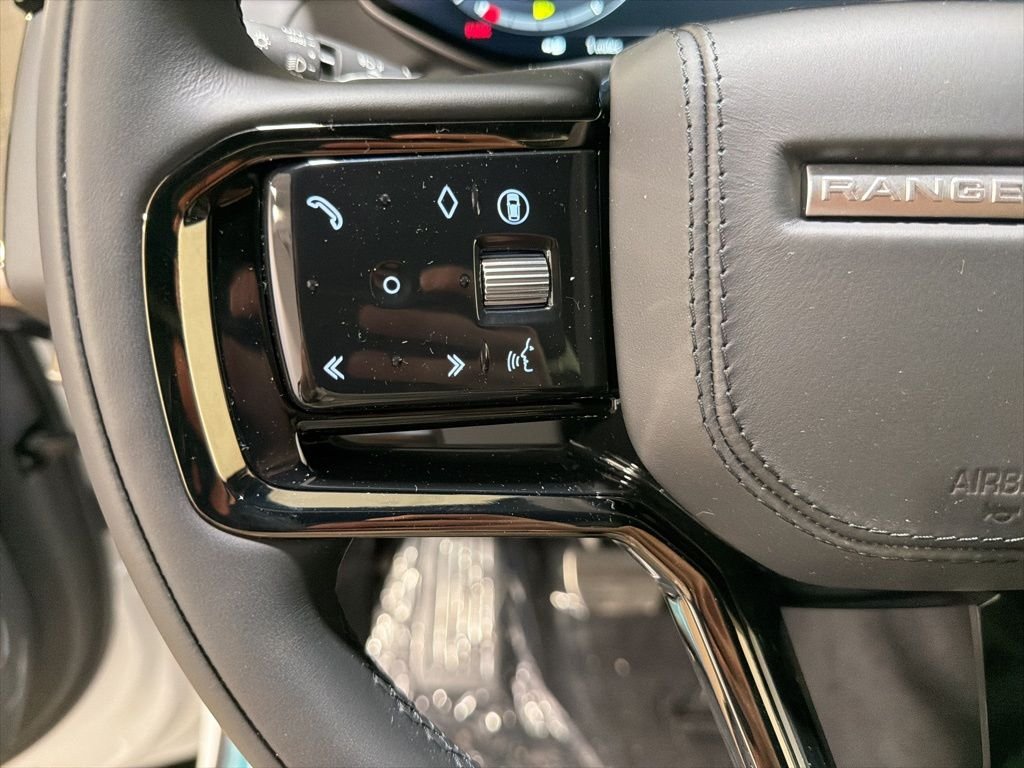 New 2026 Fuji White Land Rover Dynamic SE image 12