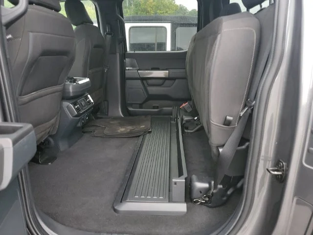 Used 2023 Gray Ford XLT image 19