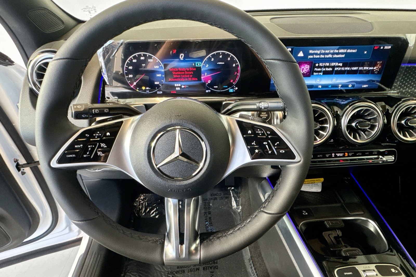 New 2026 Polar White Mercedes-Benz GLB 250 image 11