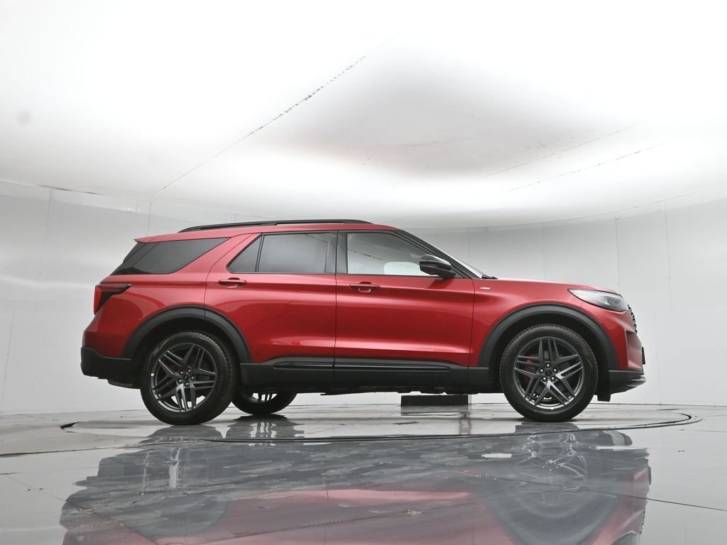 New 2026 Rapid Red Metallic Tinted Clearcoat Ford ST-Line image 47