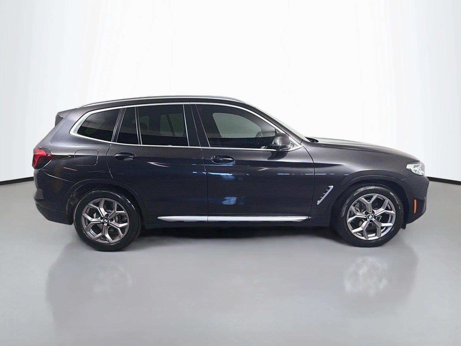 Used 2023 Dark Graphite Metallic BMW sDrive30i image 4