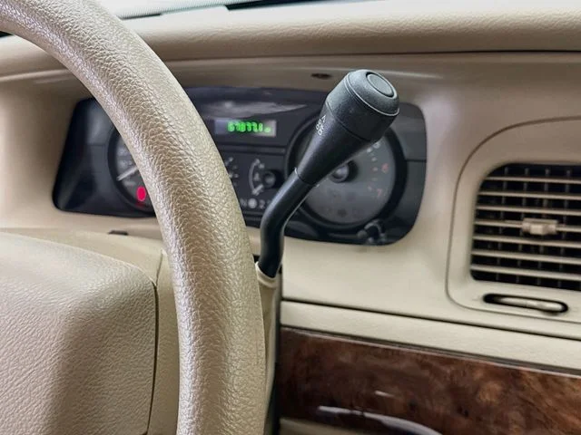 Used 2008 Tan Mercury GS image 15