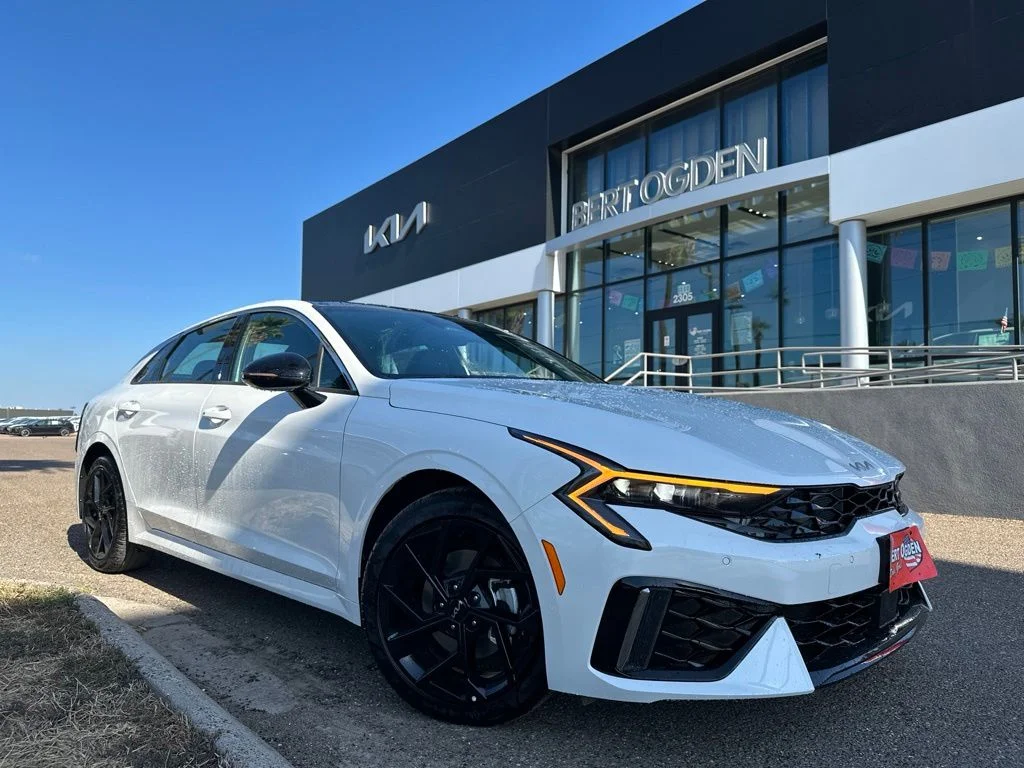 New 2026 White Kia GT-Line image 1