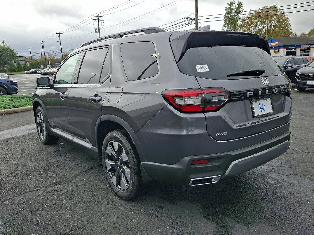 New 2026 Modern Steel Metallic Honda Touring image 3