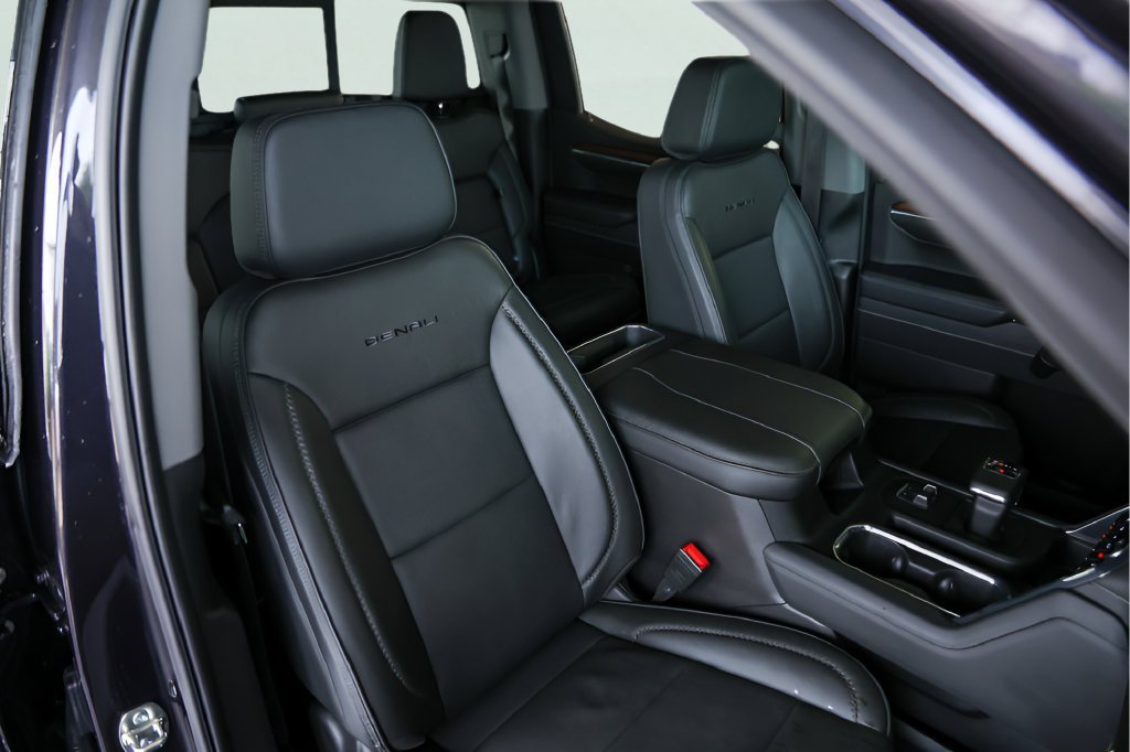 Certified Used 2025 Titanium Rush Metallic GMC Denali image 32