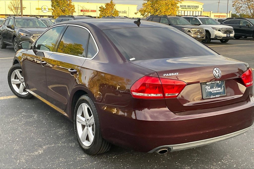 Used 2013 Red Volkswagen 2.5 SE image 12