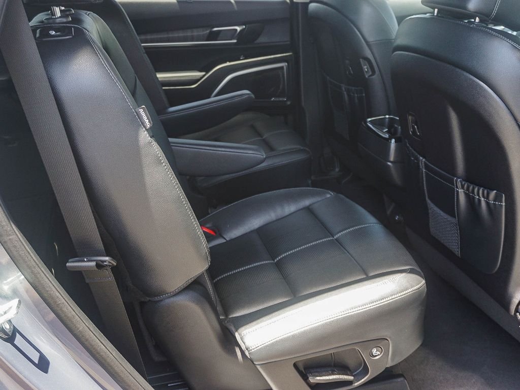 Used 2024 Silver Kia SX image 13