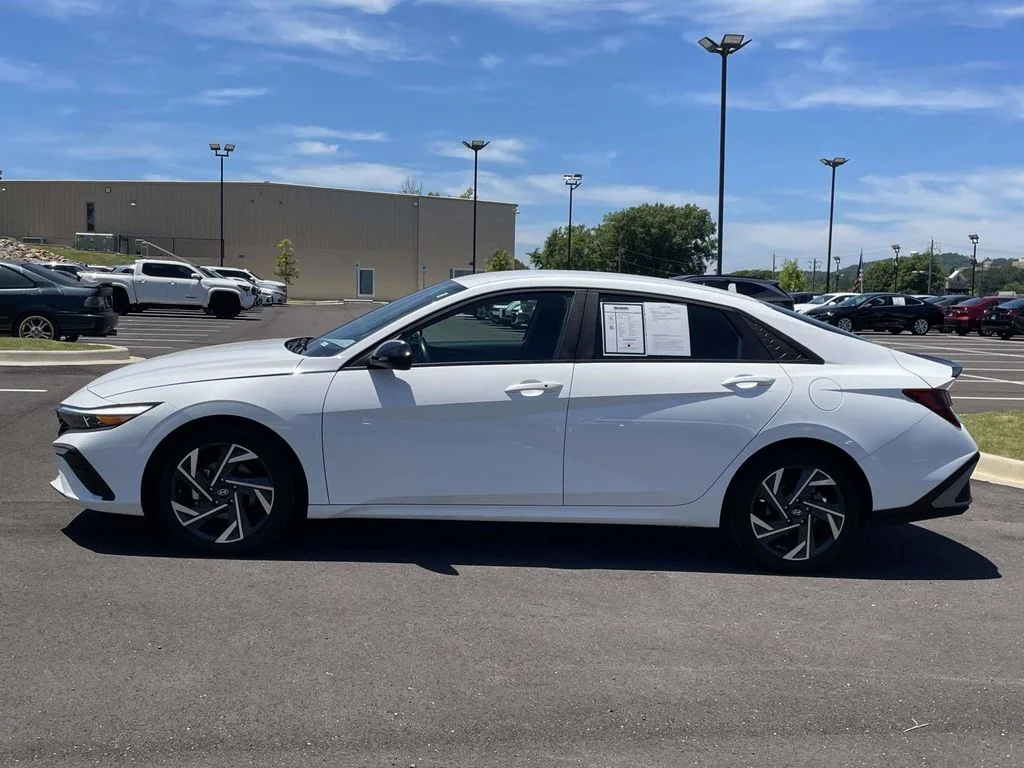 Certified Used 2025 White Hyundai SEL Sport image 6