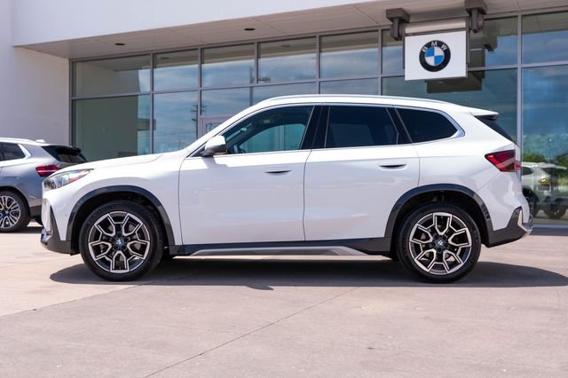 Used 2025 Alpine White BMW xDrive28i image 2