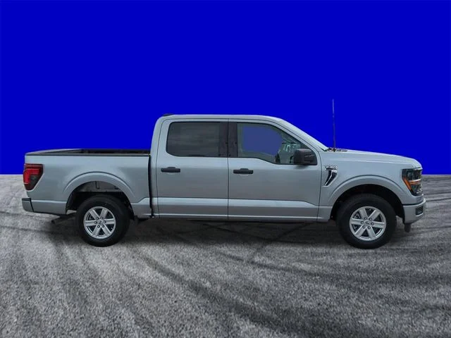 New 2026 Iconic Silver Metallic Ford XLT image 3