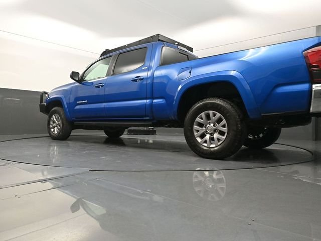 Used 2018 Blue Toyota SR5 image 35
