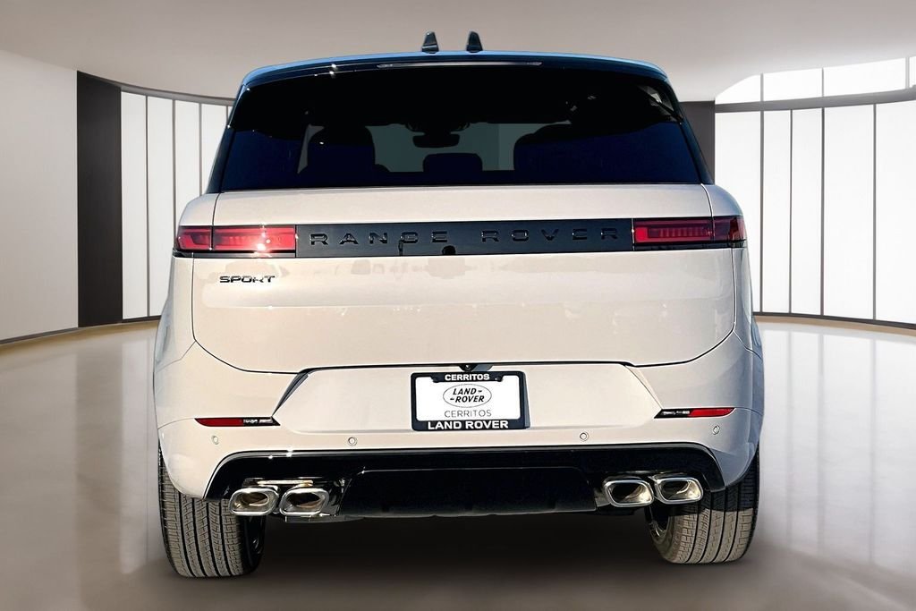 New 2026 BORASCO GREY Land Rover Dynamic SE image 4