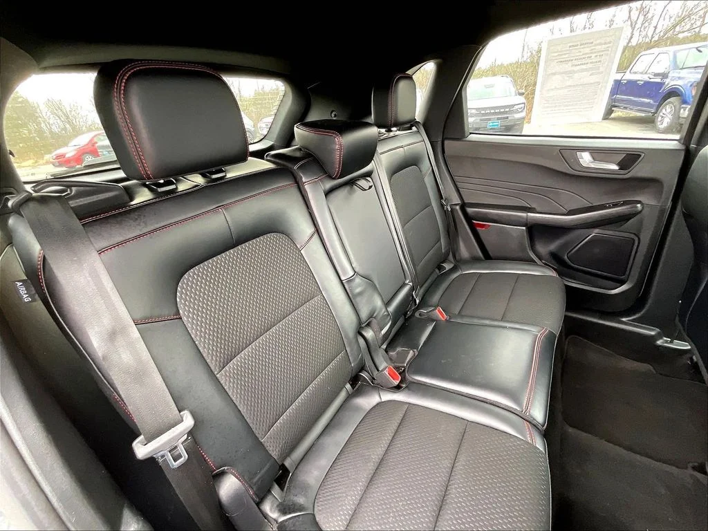 Used 2025 Silver Metallic Ford ST-Line Select image 15
