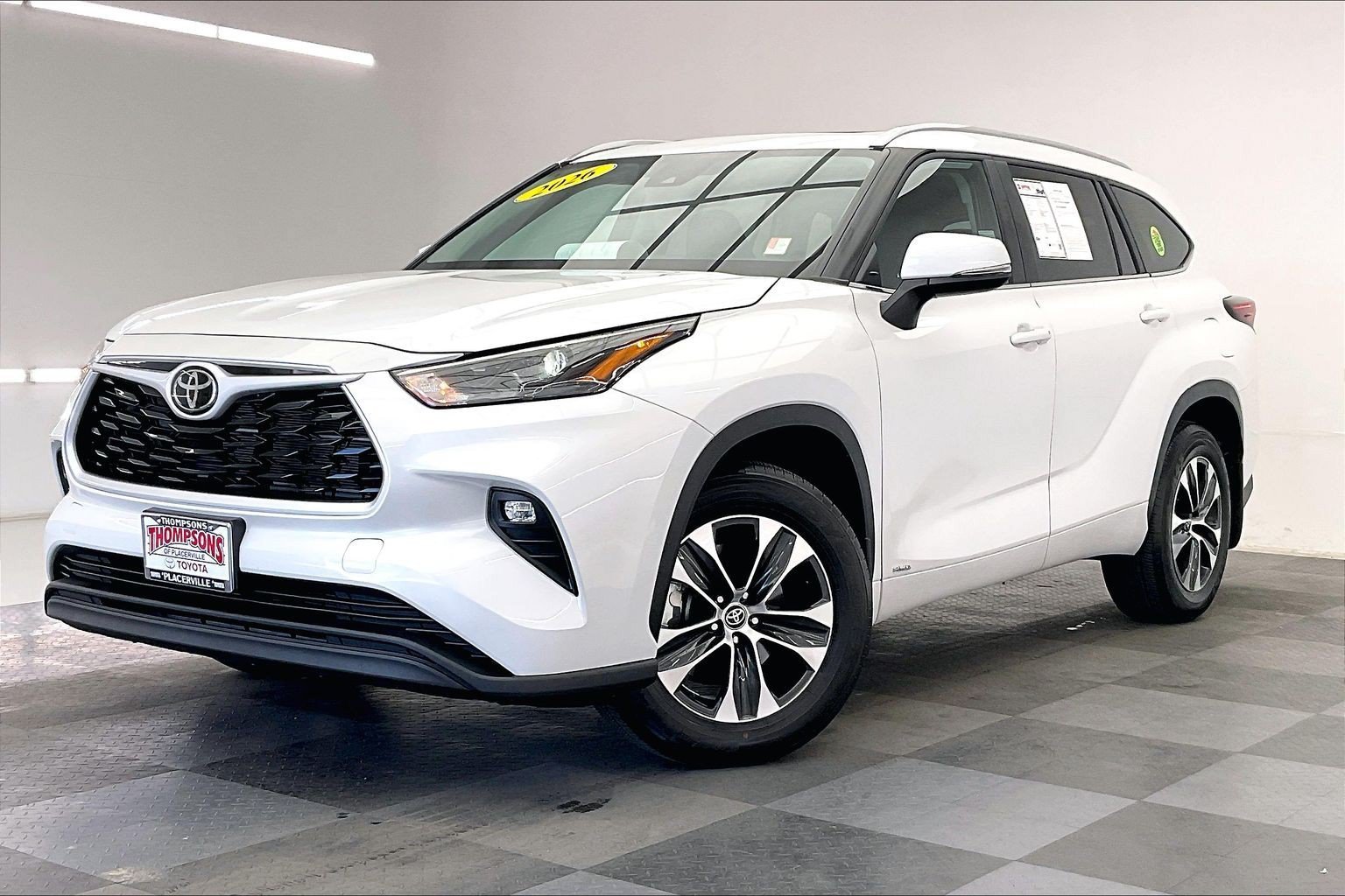 Used 2026 Wind Chill Pearl Toyota XLE image 12
