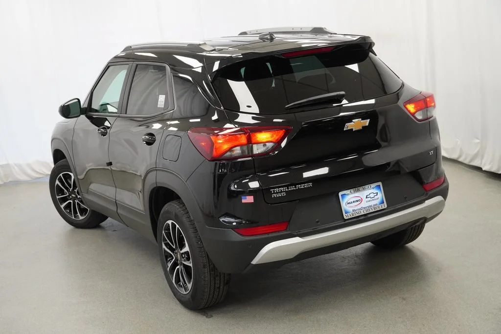New 2026 Mosaic Black Metallic Chevrolet LT image 34