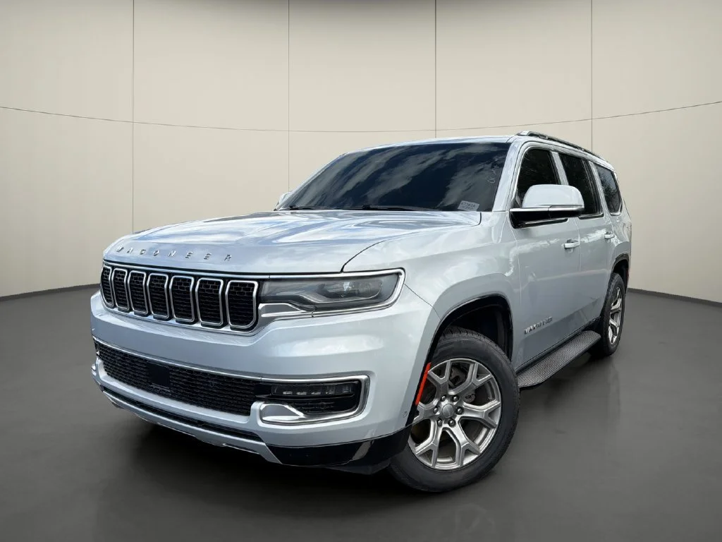 Used 2022 Silver Jeep Series II 4x4 image 3