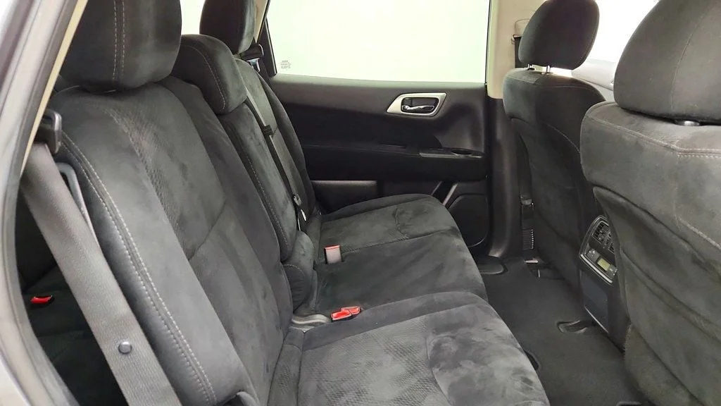 Used 2016 Gun Metallic Nissan 4WD 4dr SV image 22