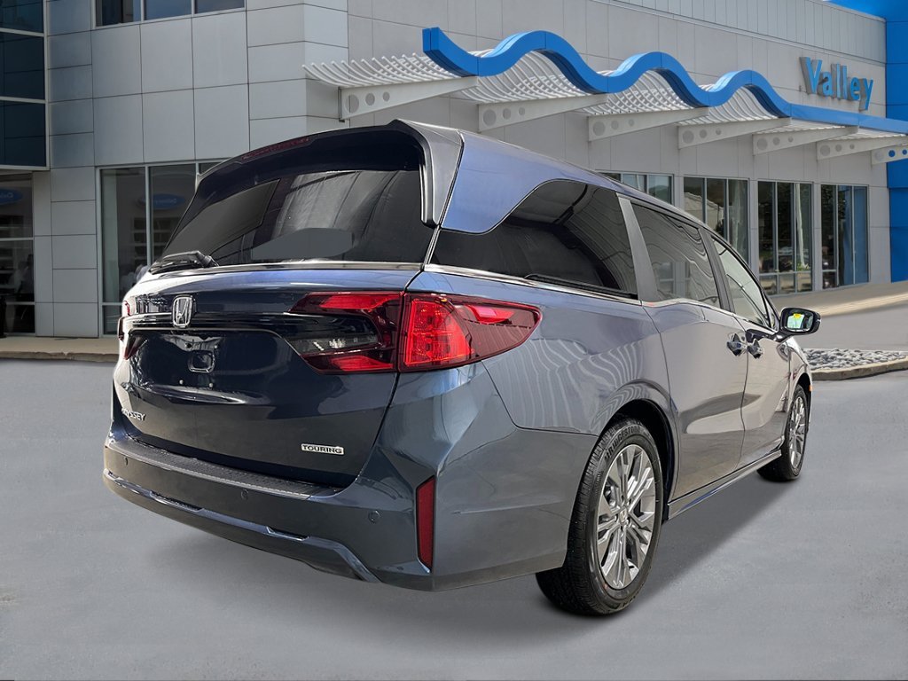 New 2027 Smoke Blue Pearl Honda Touring image 5
