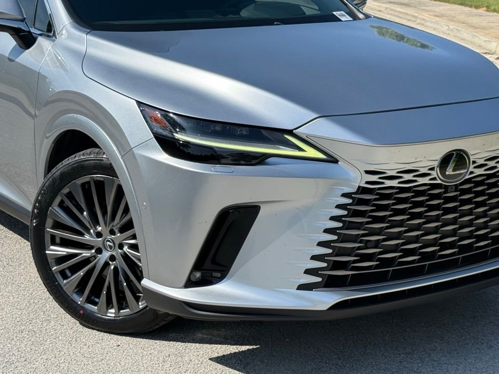 Used 2023 Silver Lexus 350 Luxury image 4