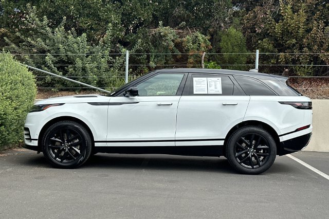 Certified Used 2026 White Land Rover Dynamic SE image 2