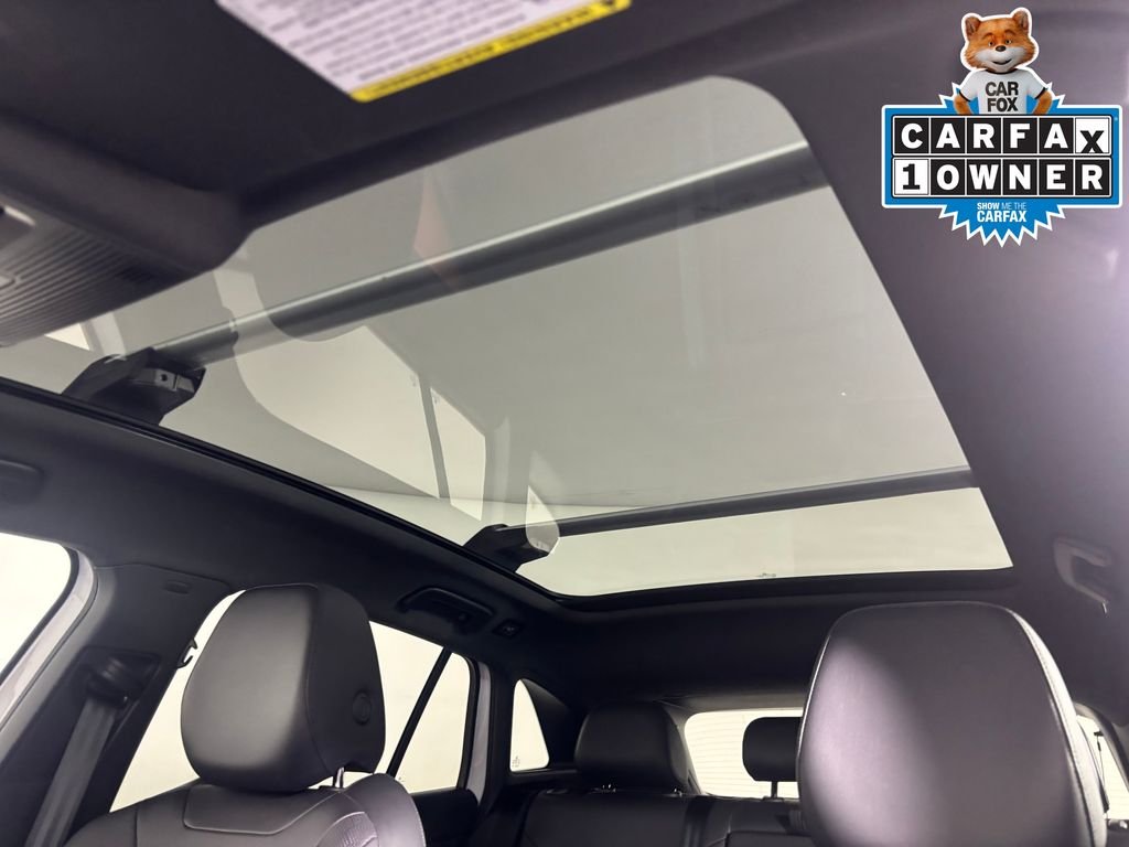 Used 2021 Glacier White Metallic/Black Roof Volkswagen Pro S image 22