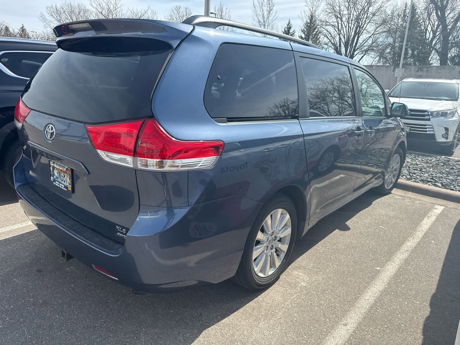 Used 2014 Toyota Sienna XLE with VIN 5TDDK3DC1ES078325 for sale in Golden Valley, Minnesota