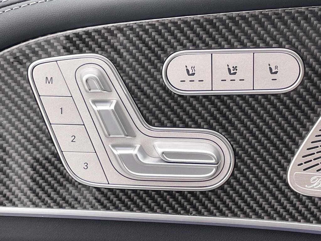 New 2026 MANUFAKTUR Moonlight White Metallic Mercedes-Benz AMG® GLE 63 S image 30
