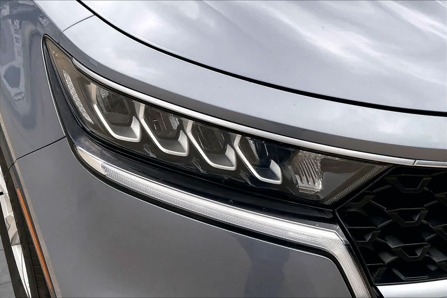 Used 2021 Everlasting Silver Kia LX image 27