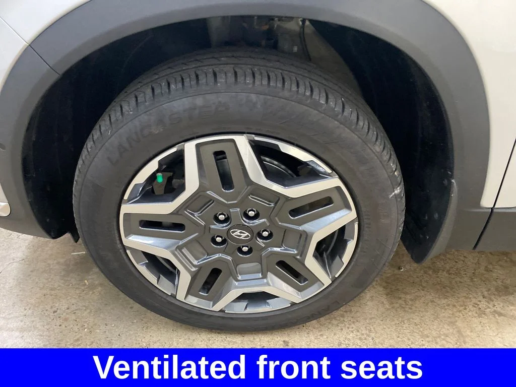 Used 2021 Silver Hyundai Limited image 19