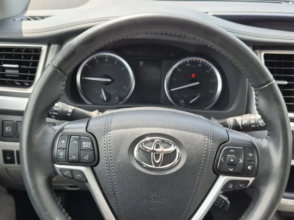 Used 2019 Celestial Silver Metallic Toyota Limited image 17