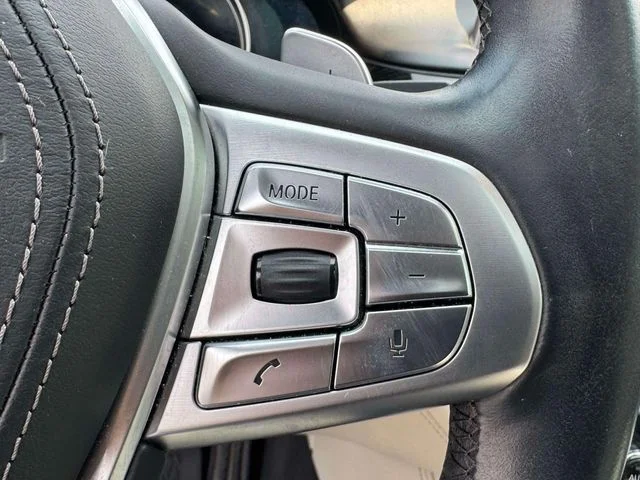 Used 2019 White BMW 750i xDrive image 30