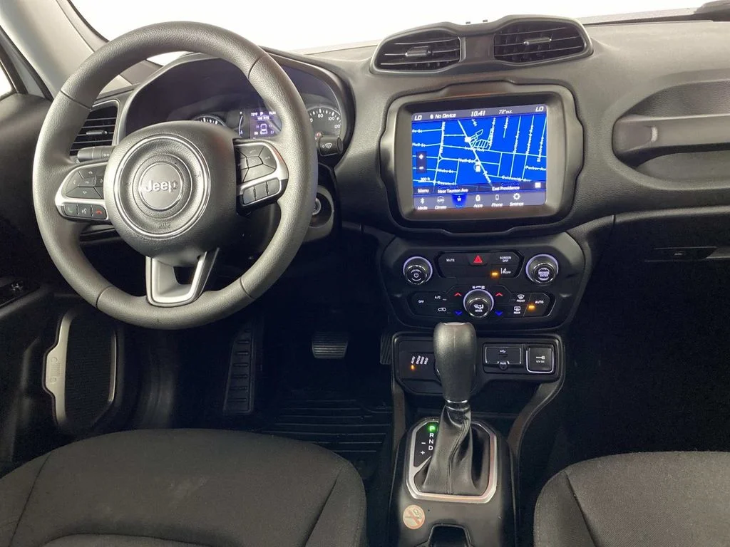 Used 2023 White Jeep Latitude image 13