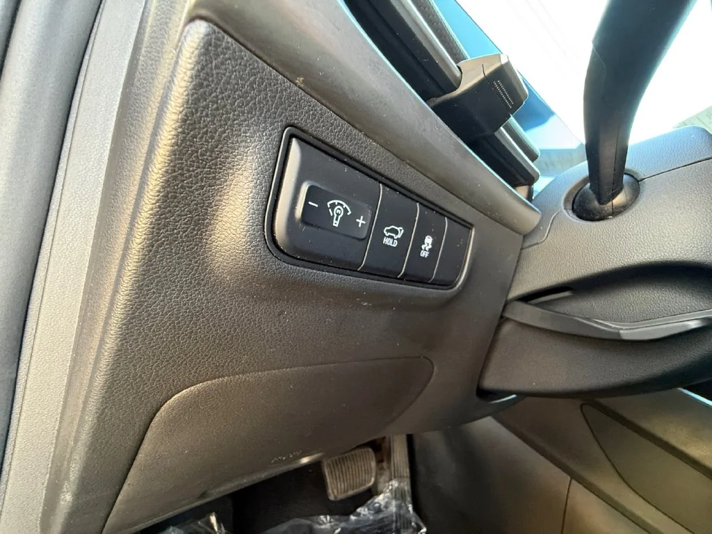 Used 2025 Blue Hyundai SEL image 23