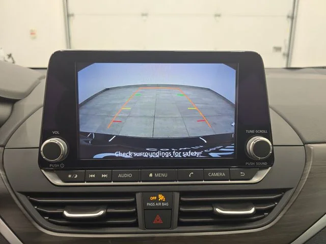 Used 2025 Super Black Clearcoat Nissan 2.5 SV image 22