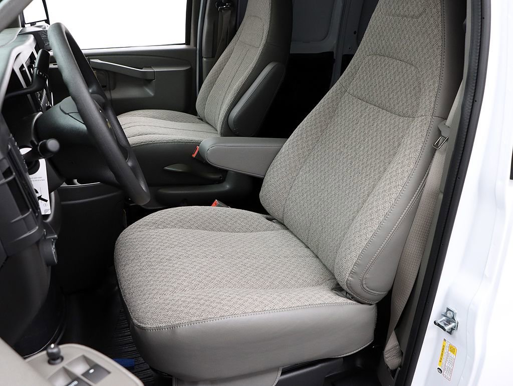 2026 Chevrolet Express Cargo Work Van - Photo 11