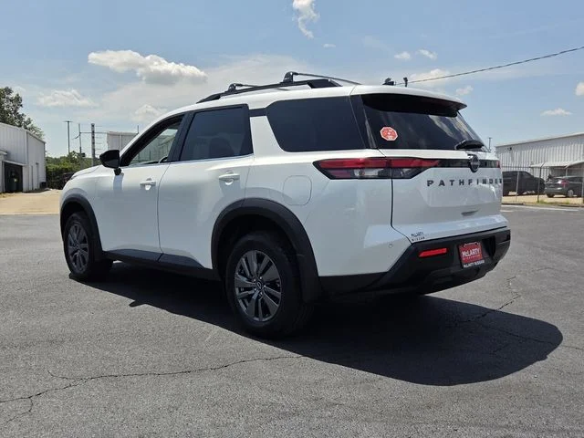New 2026 Everest White Pearl TriCoat Nissan SV image 3
