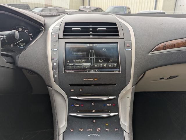 Used 2016  Lincoln Reserve image 8