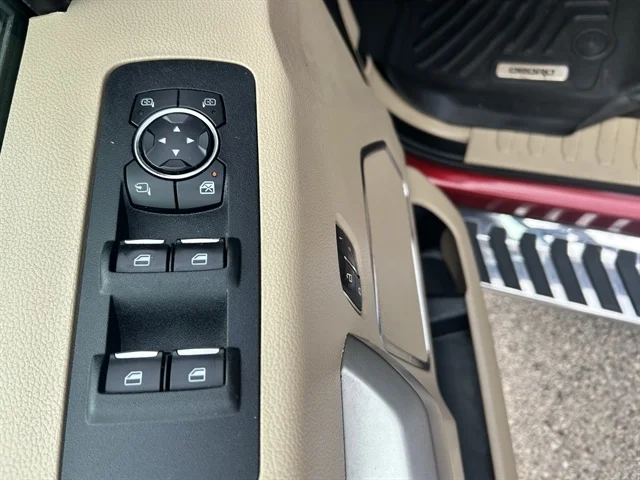 Used 2020 Red FORD LARIAT image 19