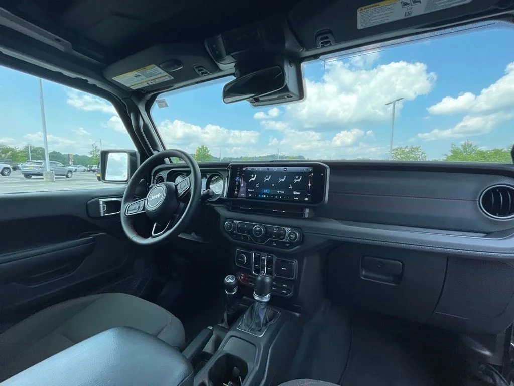 Used 2025 Black Jeep Rubicon image 9