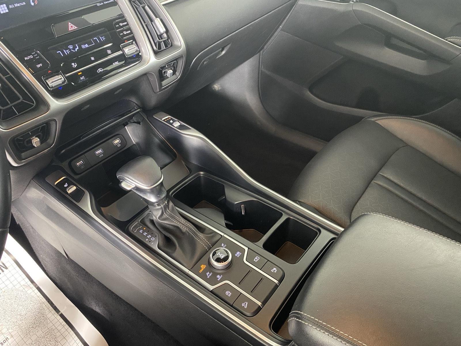 Used 2021 Sparkling Silver Kia S image 25