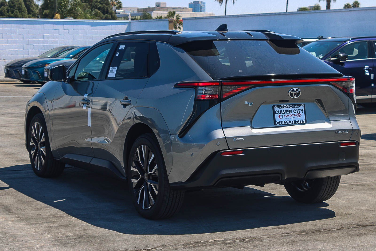 New 2026 Heavy Metal with Midnight Black Metallic roof <sup>1</sup> Toyota  Limited image 6