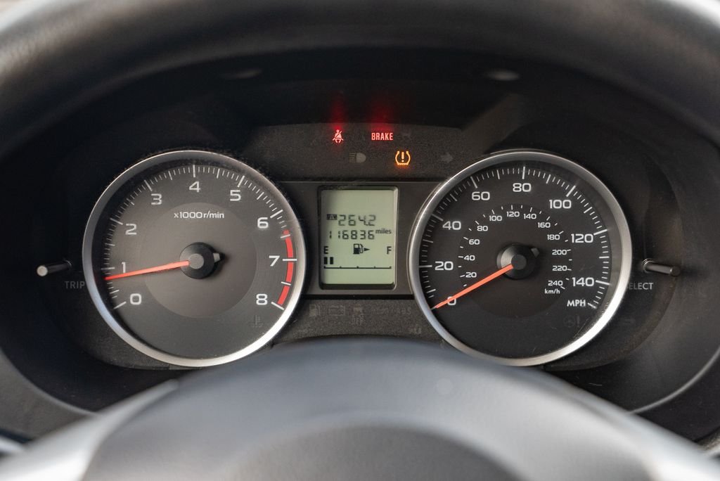 Used 2014 Ice Silver Metallic Subaru 2.5i Premium image 19