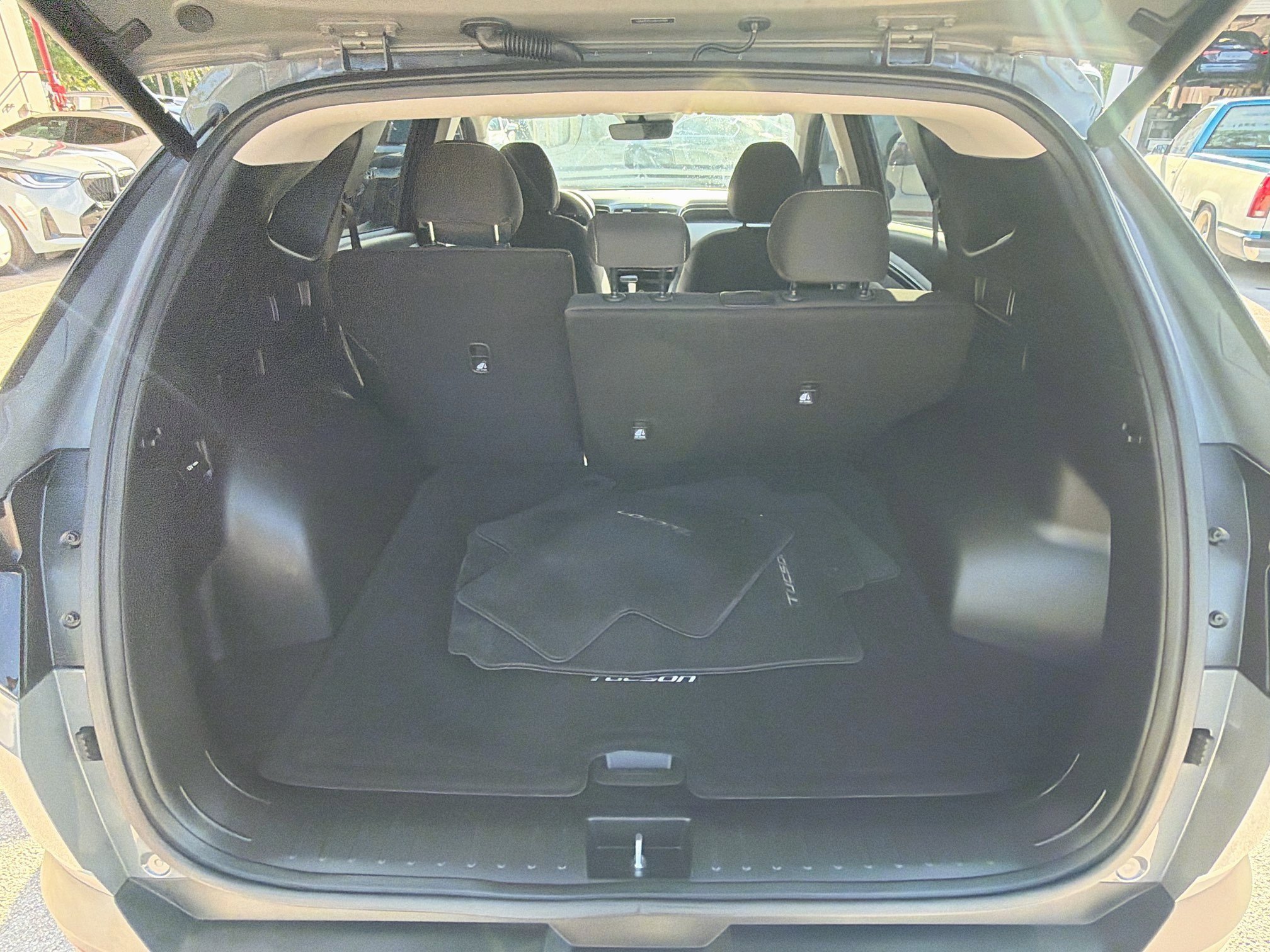 Used 2024 Hampton Gray Hyundai SEL image 25