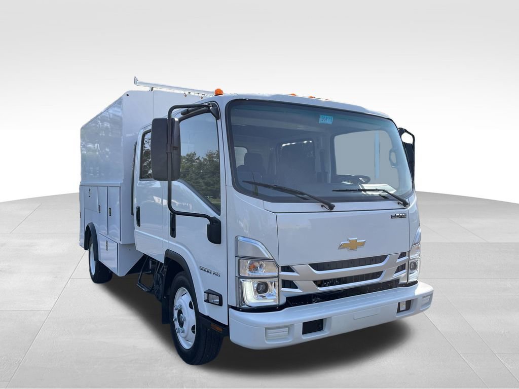 2025 Chevrolet Low Cab Forward's photo