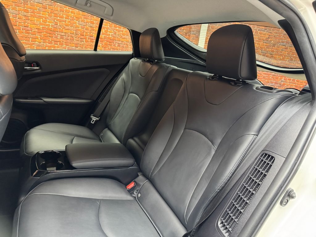 Used 2019 White Toyota Advanced image 25