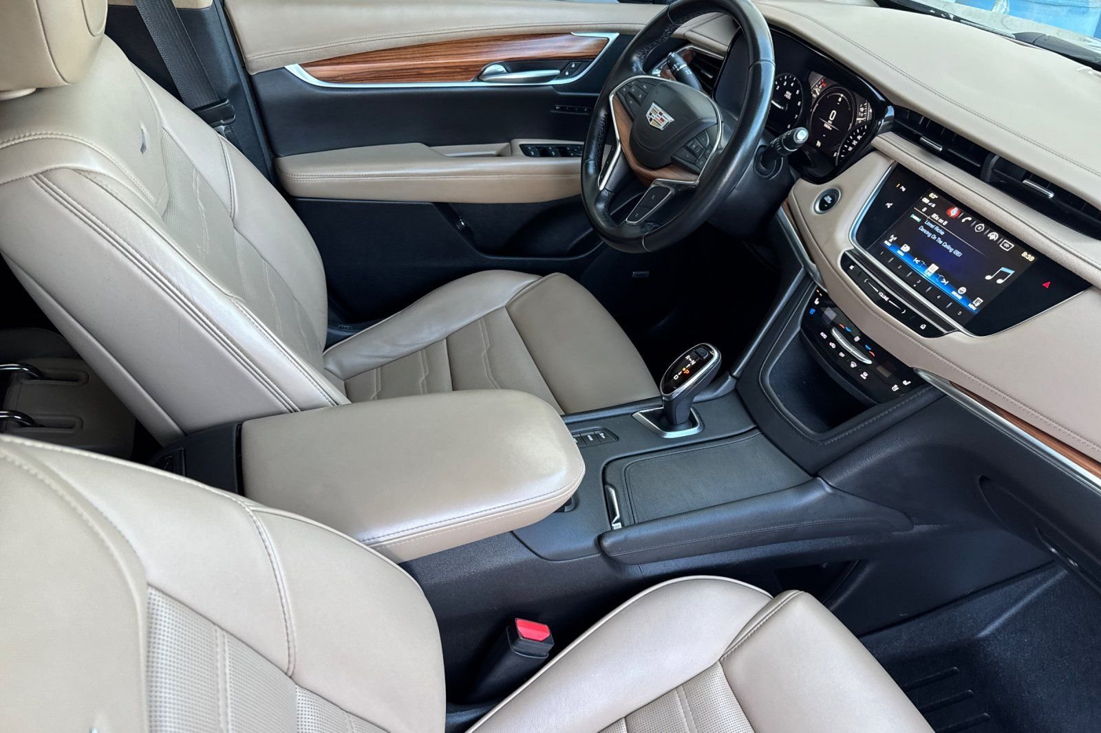 Used 2019 Gray Cadillac Platinum image 17