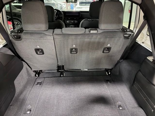 Used 2026 White Jeep Rubicon image 5