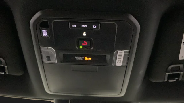 Used 2025 Ice Toyota SR5 image 31