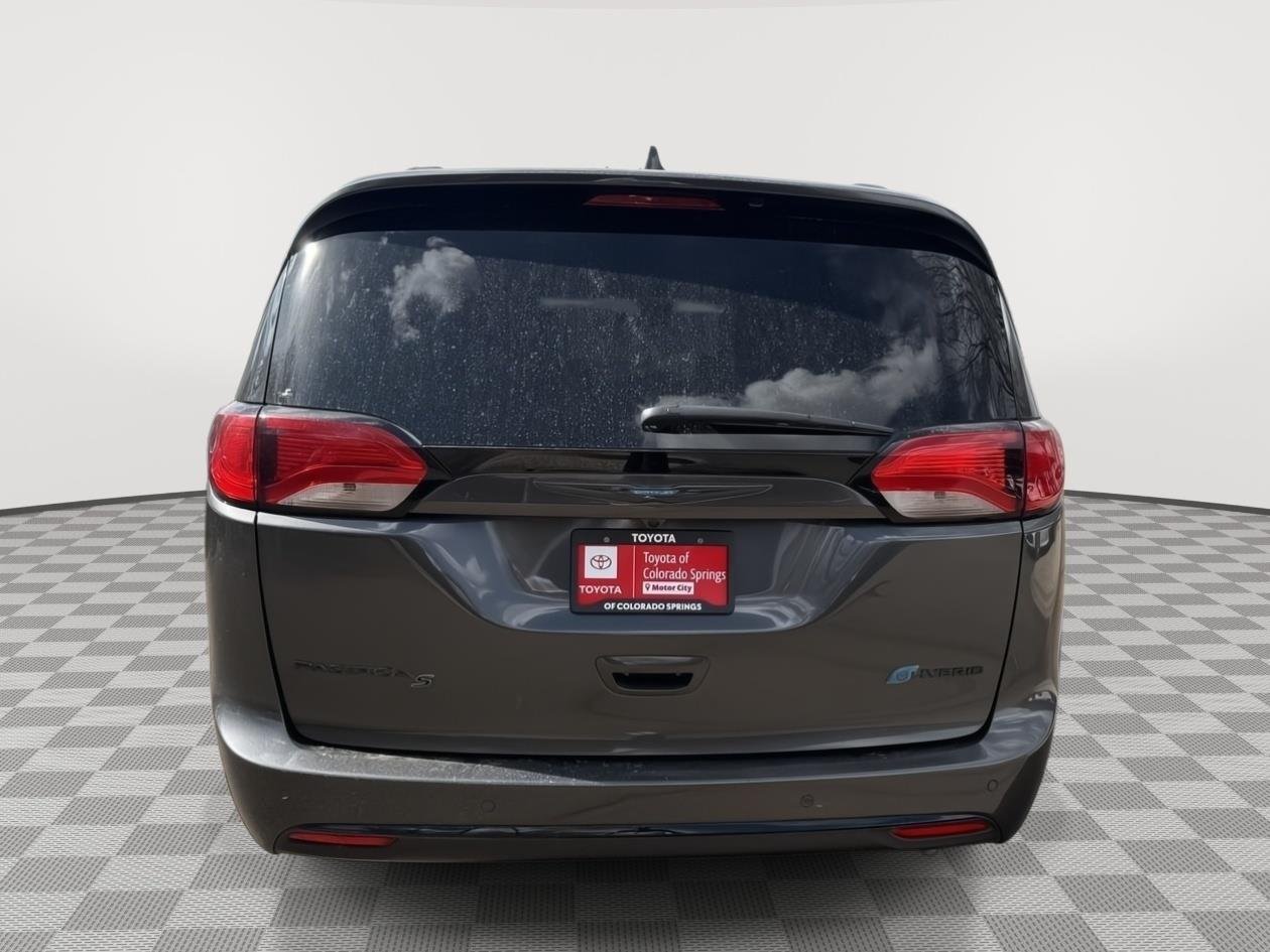 2020 Chrysler Pacifica Hybrid Limited - Photo 8
